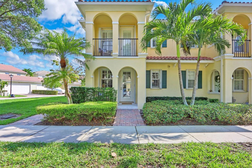 San Palermo at Abacoa: Your Gateway to Upscale Living in Jupiter, Florida