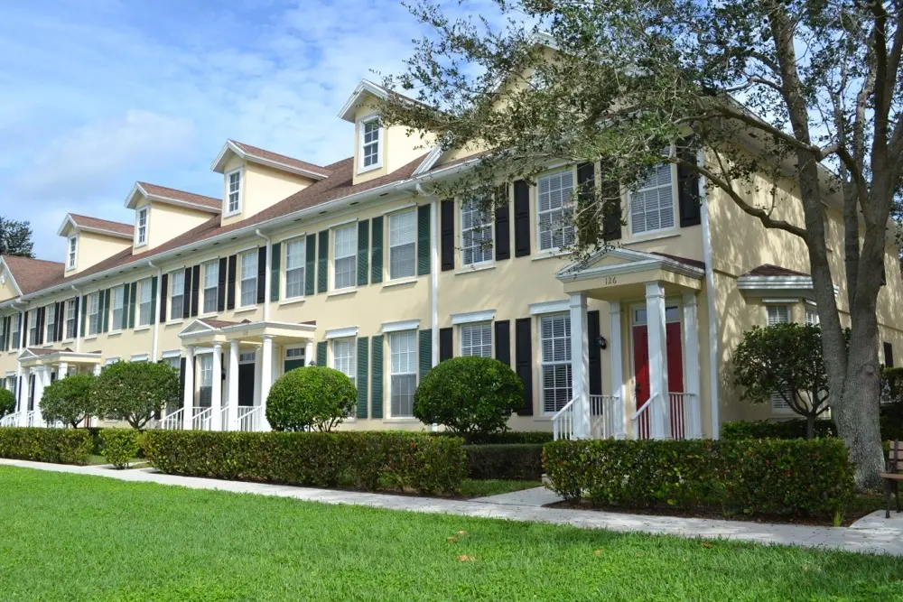 Unwind in Style: Exploring Life at Charleston Court in Jupiter, Florida
