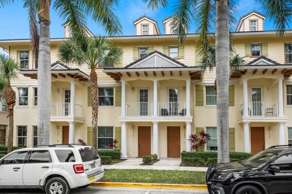 Discovering Greenwich at Abacoa: Your Gateway to Paradise in Jupiter, Florida