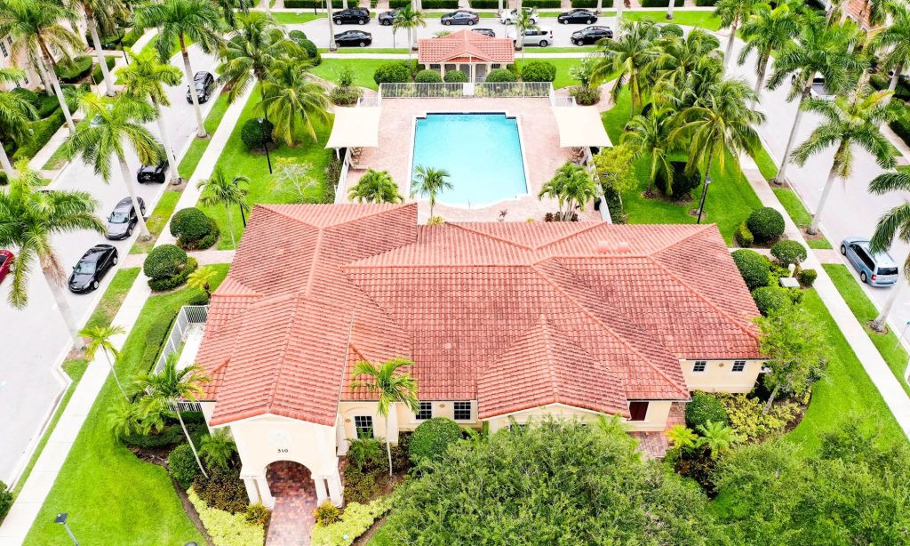 Discover Canterbury Place at Abacoa: A Premier Community in Jupiter, Florida